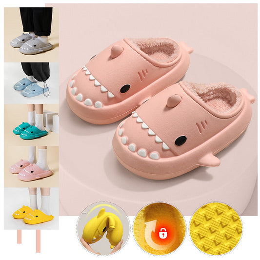 Sandalias tipo Crocs en forma de Tiburón